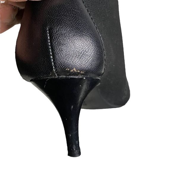 Bandolino Women's Black Pointed Toe Stitch Detail Heels - Picture 7 of 7